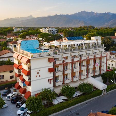 Hotel Nuova Sabrina マリーナ・ディ・ピエトラサンタ エクステリア 写真